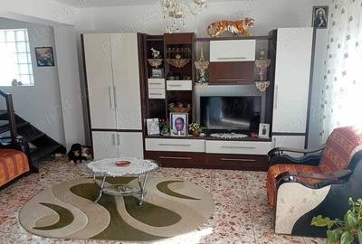 Casă cu 6 camere în Sărata - 2