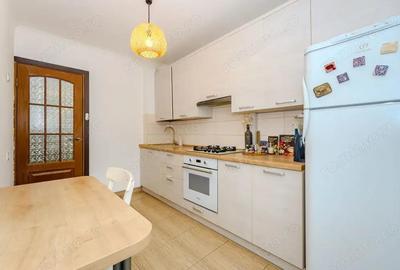 Apartament cu 3 camere decomandat în Șagului