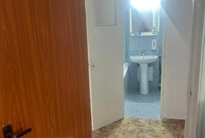 Apartament cu 3 camere decomandat în Apărătorii Patriei - 7