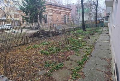 Apartament cu 3 camere semidecomandat în Central - 2