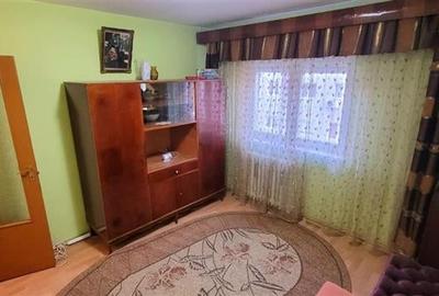 Apartament 3 camere,str.Siretului,Sibiu,comision 0 - 8