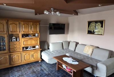 Apartament cu 4 camere decomandat în Micro 16 - 2