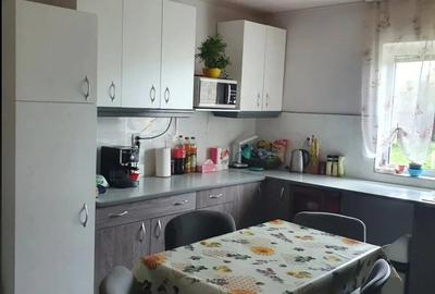 Casă cu 4 camere cu Teren 400 Mp în Central - 1