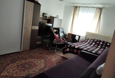 Apartament cu 2 camere decomandat, mobilat în Dacia