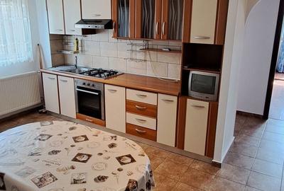 Apartament cu 3 camere decomandat în Sânmartin - 3