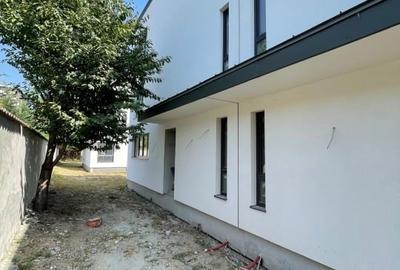 CASE TIP DUPLEX/INDIVIDUALA IN DRUMUL TABEREI LANGA METROU - 13
