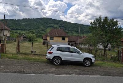 Casă cu Teren 1300 Mp în Sălciua