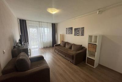Apartament cu 3 camere decomandat, mobilat în Cetate