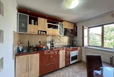 Apartament cu 3 camere, decomandat, centrala proprie, zona Dambovita - 8