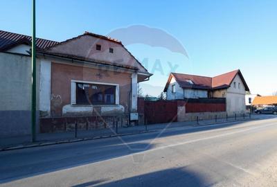 2 case cu curte proprie - locatie centrala - 4