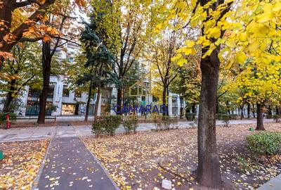 Apartament deosebit - vanzare 5 camere Bd. Unirii - Fantani