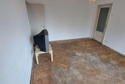 3 camere, intre Gara de Nord si Basarab, B-dul Dinicu Golescu, nr 39 - 9