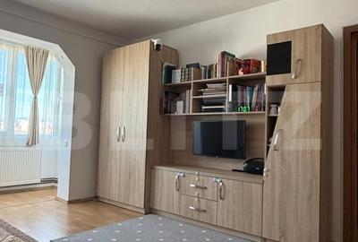Apartament cu 2 camere semidecomandat în Griviței