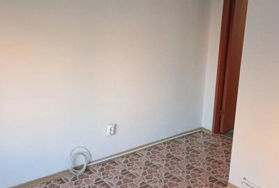 Apartament cu 2 camere nemobilat zona camine Apartament cu 2 camere nemobilat zona camine - 6