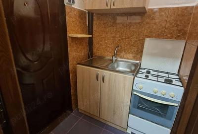 Garsonieră decomandată în UMT - 4