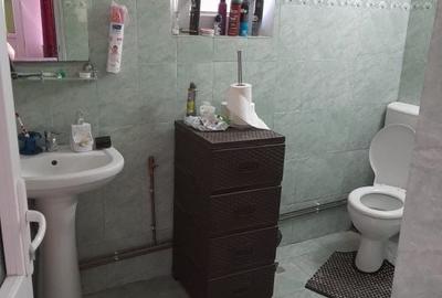 Casă cu 2 camere cu Teren 1800 Mp în Central