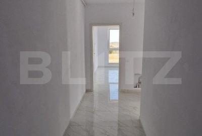 Apartament cu 3 camere decomandat în Giroc