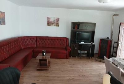 Casă cu 7 camere cu Teren 800 Mp în Aeroport