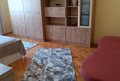 De inchiriat ap 3 camere- Bdul Pandurilor - 2