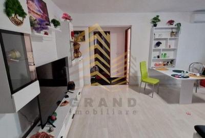 Apartament cu 3 camere decomandat în Independenței - 2