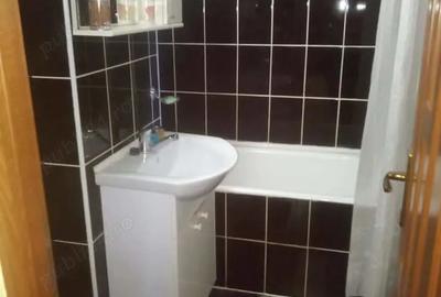 Vand apartament cu doua camere etaj 1 - 6