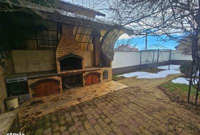 Casă cu 8 camere cu Teren 595 Mp în Târgșoru Vechi - 1