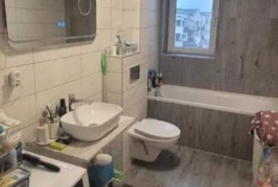 Apartament 3 camere, decomandat - zona Tractorul - 2