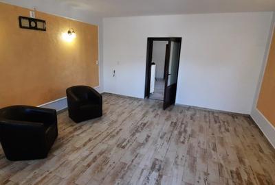 Spatiu amenajat zona Scoala 10 - 2