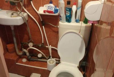 Vand 2 uscatorii suprapuse in Oradea Zona Rogerius pe strada Milcovului pret 30000 suprafa?a 12m - 4