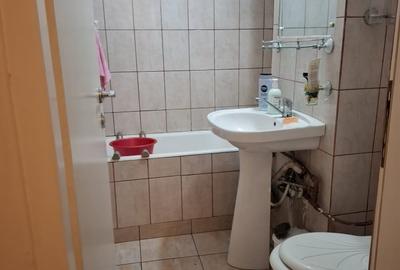 Apartament cu 3 camere semidecomandat, mobilat în Crihala - 1