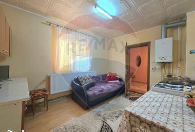 Casă cu 4 camere cu Teren 1440 Mp în Central - 4