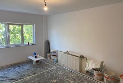 Apartament cu 3 camere decomandat în Lipovei