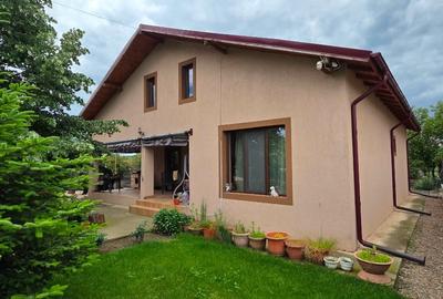 Casa parter, com Lipanesti,  jud Prahova, 1000mp, garaj, beci
