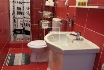 Apartament cu 3 camere, mobilat în Central - 1