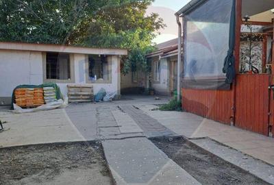 Casă cu 6 camere cu Canalizare în Sud - 7