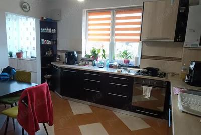 Casă cu 5 camere cu Teren 1000 Mp în Luna - 17