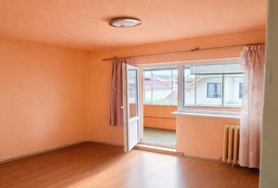Apartament cu 4 camere decomandat în Dâmbul Rotund