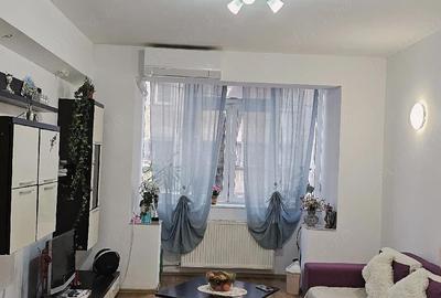 Apartament cu 3 camere decomandat în Central - 1