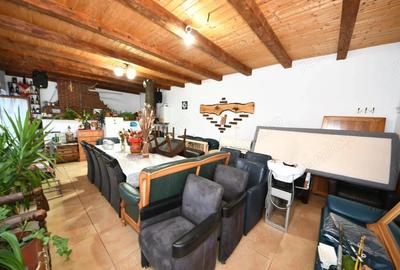 De vanzare casa cu 3 apartamente + anexa 75 mp, Comision 0% - 13