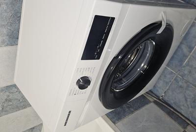 Garsonieră decomandată în Titan