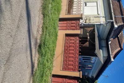 Casă cu 3 camere cu Teren 1300 Mp în Leorinț - 2