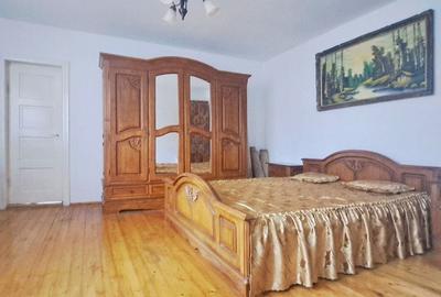 Casa generoasa mobilat utilata Sinca Noua - 8