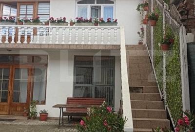 Doua Case + 2 Spatii Comerciale, 440 mp Utili – pe Str. Libertatii! - 14