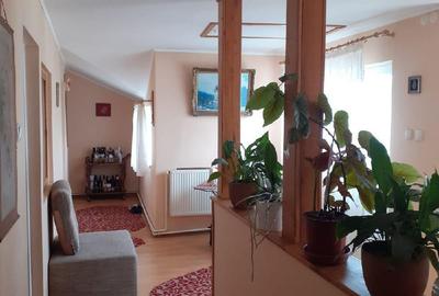 Casă cu 6 camere cu Teren 400 Mp în Călimănești - 10