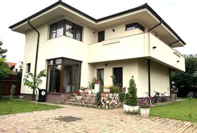 Casă cu 5 camere cu Teren 450 Mp în Corbeanca