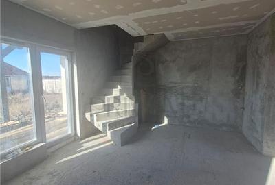 Casă cu 3 camere în Moșnița Veche - 9