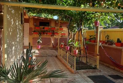 Vila Mangalia , 800 m de plaja - 1