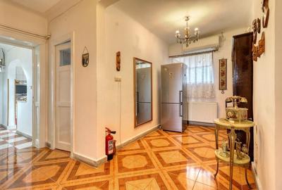 Oportunitate - Casă boierească  de poveste- 7000 mp teren, deschidere - 29