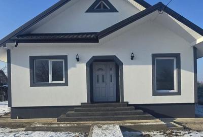 Casă cu 3 camere în Voinești