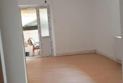 Casă cu 6 camere în Țânțăreni - 1